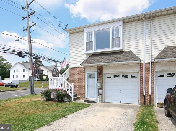 15000 Kovats Dr, Philadelphia, PA 19116