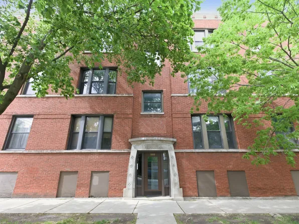 3142 W George St #C2, Chicago, IL 60618