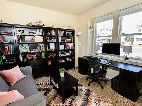 4th image of 104 Carver Walk SE