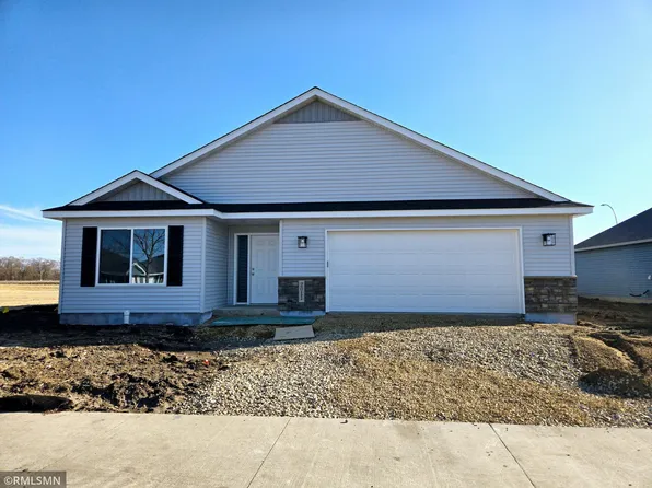 2003 Essler Dr, Saint Peter, MN 56082