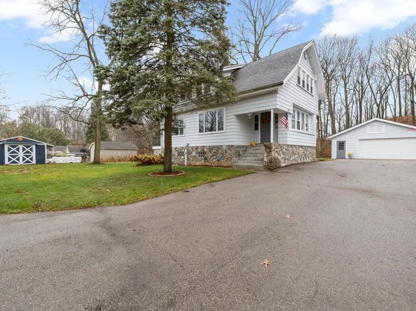 523 South Kettle Moraine DRIVE, Slinger, WI 53086
