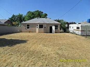 3rd image of 4664 E Lowe Ave