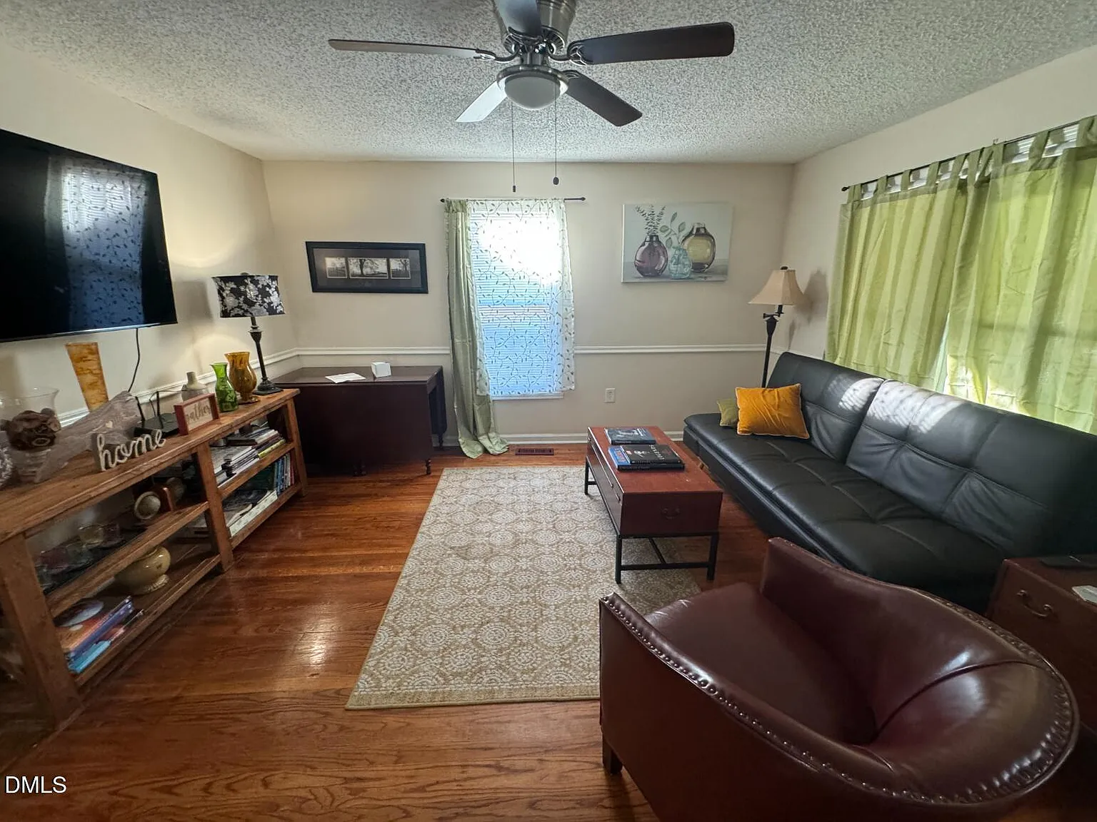 Downtown Cary Large White Bungalow — Photo 4