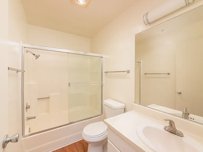 Le Boulevard Apartments — Photo 36