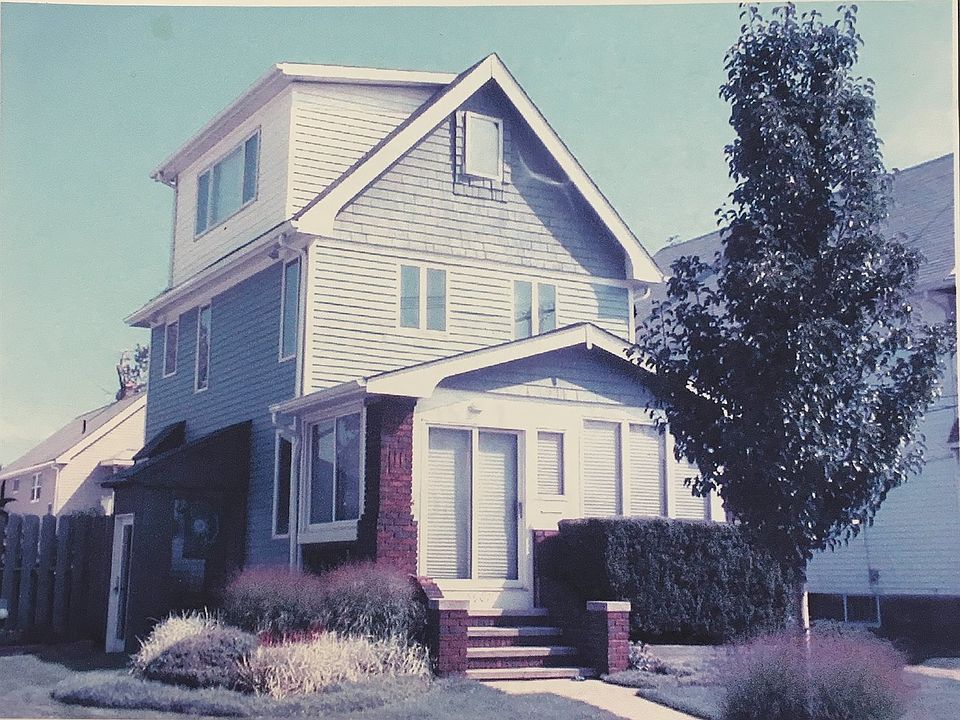 1st image of 15907 Grovewood Ave