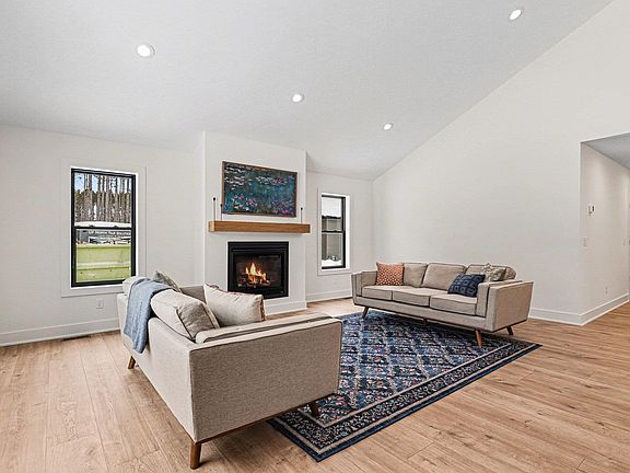 3rd image of 11934 S Karnes Rd #2