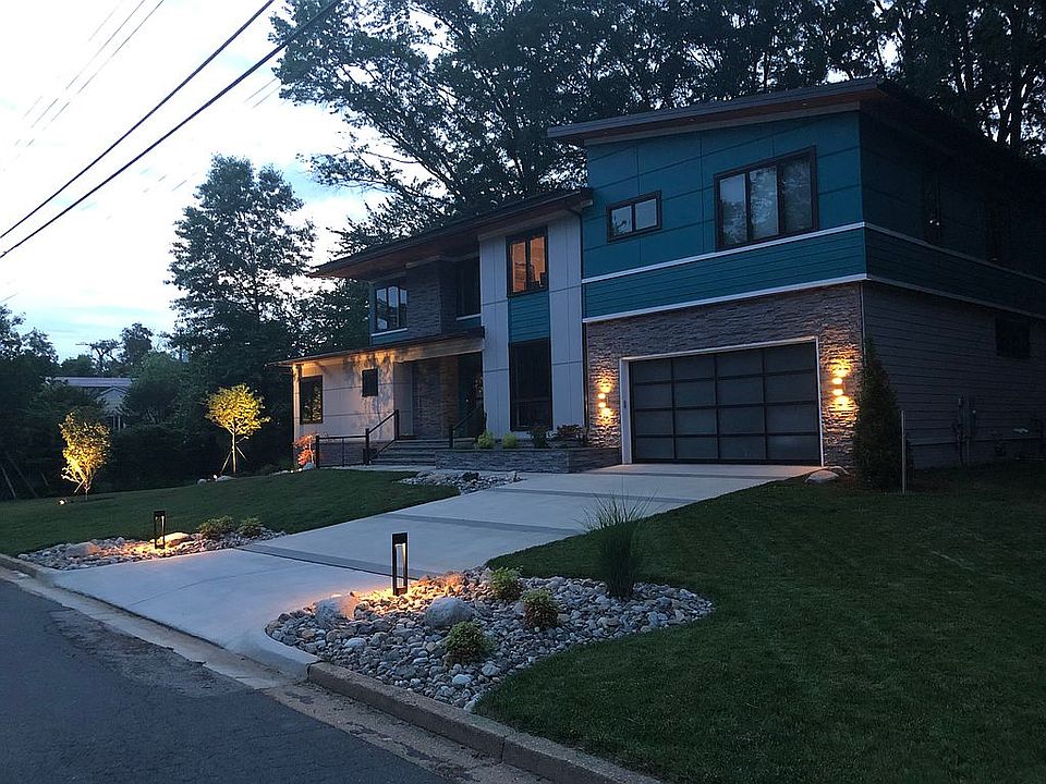 1st image of 606 Delano Dr SE