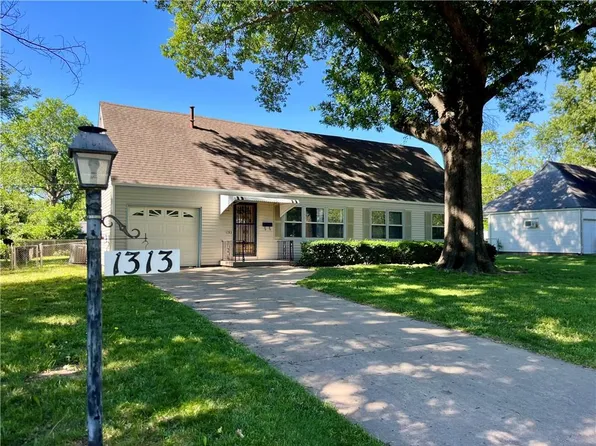 1313 E 125th Ter, Grandview, MO 64030