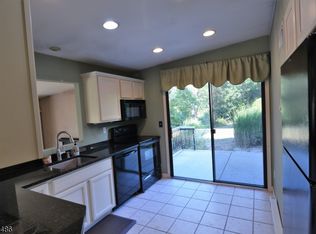 145 Overlook Dr, Clinton, NJ 08809