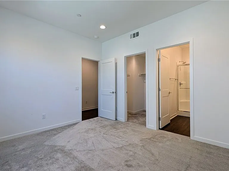 231 Babson Ct — Photo 6