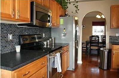 5th image of 225 Bergoholt St