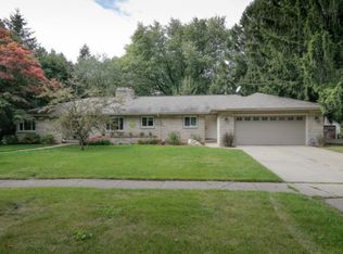 425 Wealthy St, Kalamazoo, MI 49006