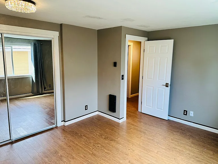 605 SE 121st Avenue Arzhanov #5 — Photo 4