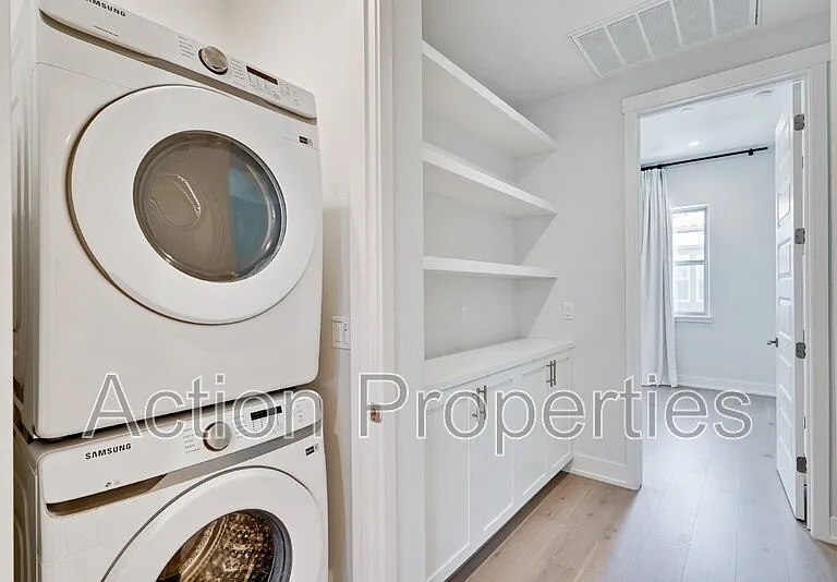 2388 Toledo Ter — Photo 24