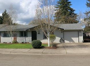 167 N 8th St, Creswell, OR 97426