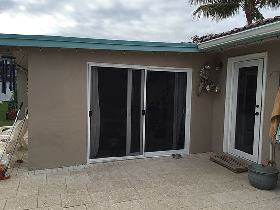 2nd image of 906 SE 8th Ct