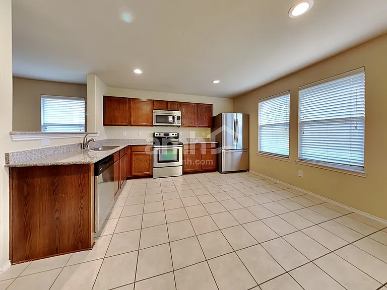 10305 Fossil Valley Dr — Photo 3