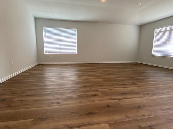 2nd image of 3305 Elmwood Ct