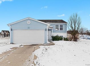 803 Glenlivet St, Howell, MI 48843