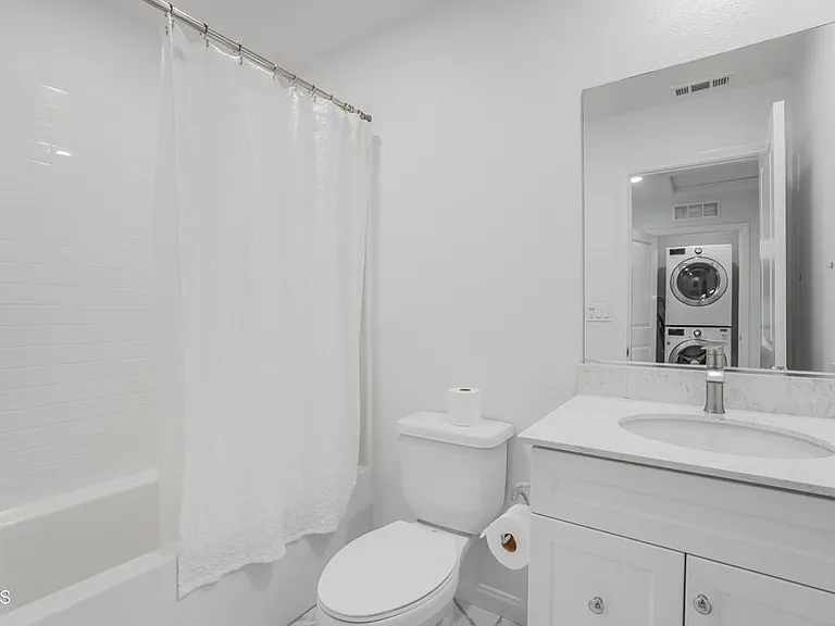 667 Pedro St — Photo 25