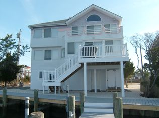 434 Iroquois Ave, Beach Haven, NJ 08008