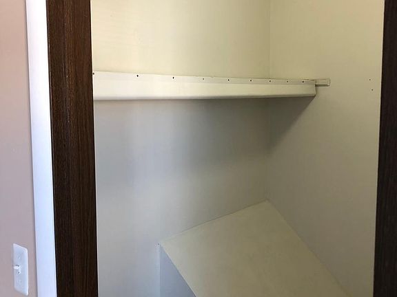 2nd image of 304 Creekside Dr