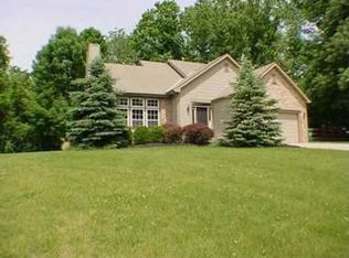 15 Peach Blossom Rd SW, Pataskala, OH 43062