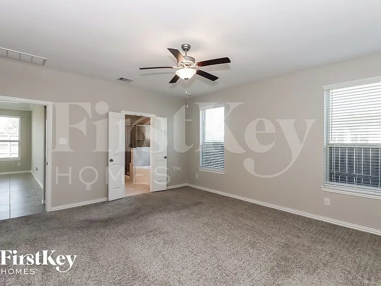 6406 Wolf Run Dr — Photo 10