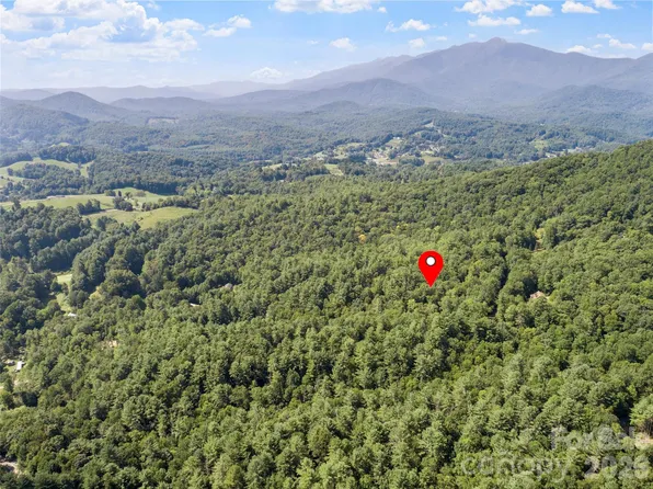 6 Rosewood Ln, Burnsville, NC 28714