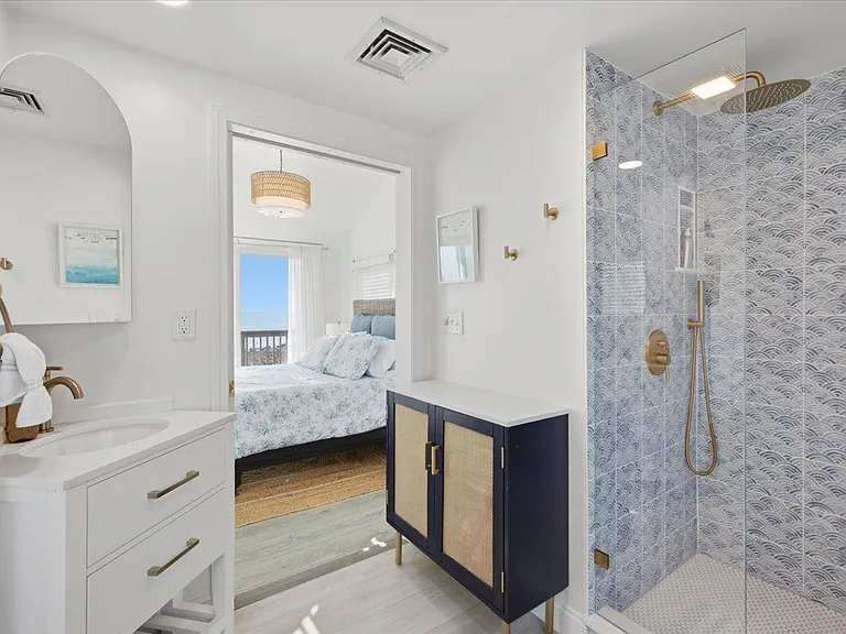 490 Ocean St — Photo 22