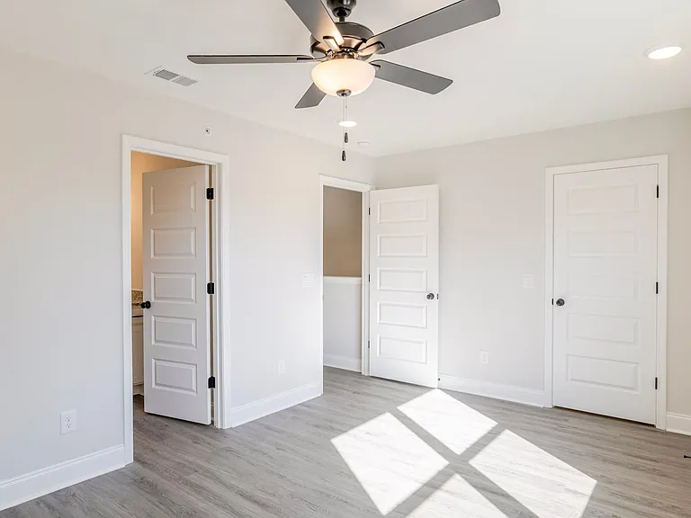 1054 Serenity Ln — Photo 22