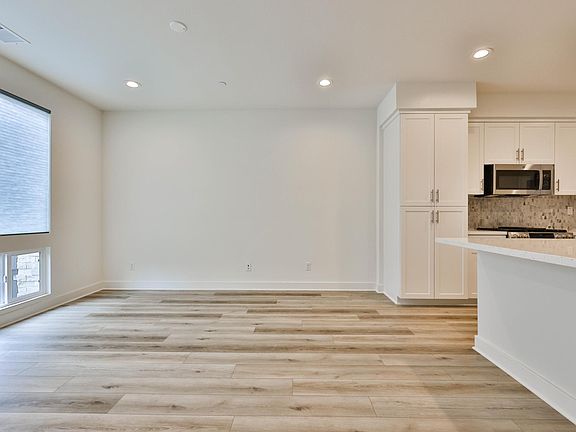 5th image of 10917 Aderman Ave