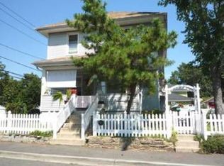 68 Dickson St, Inwood, NY 11096