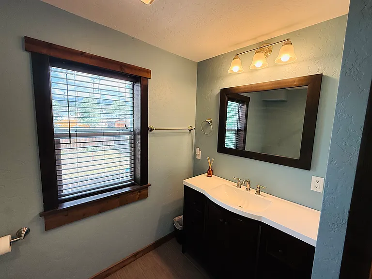 610 Poplar St — Photo 15