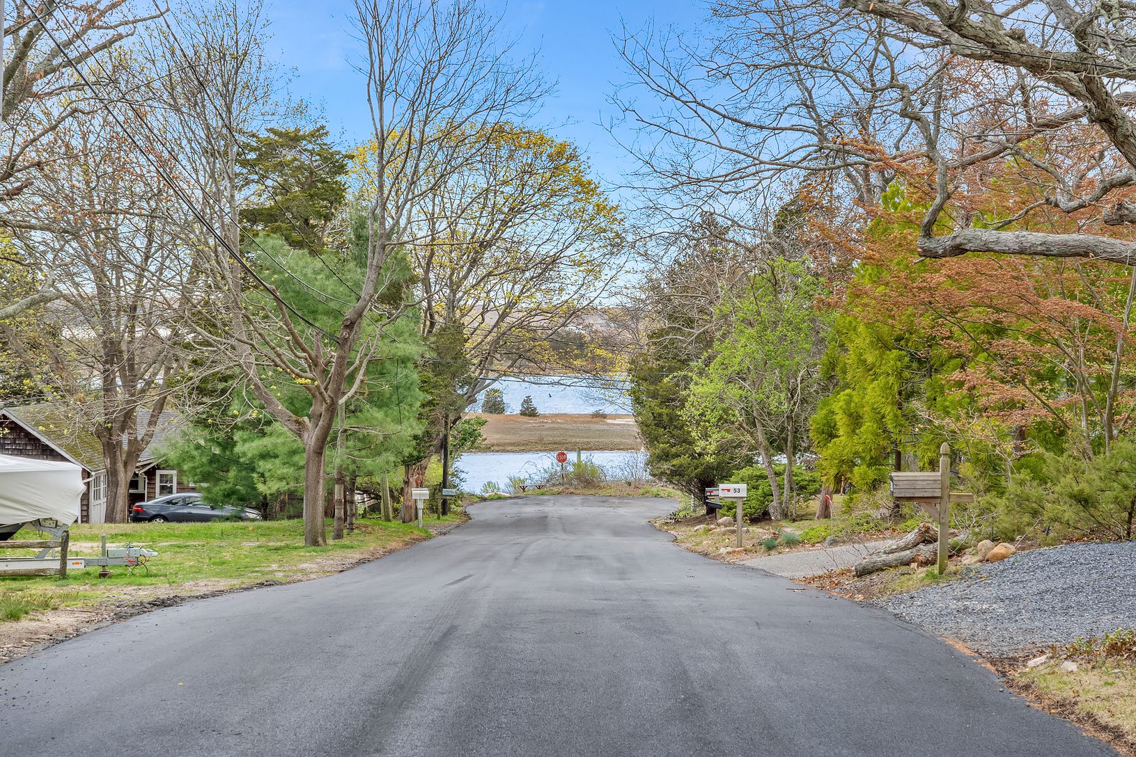  Easy Access to Three Mile Harbor