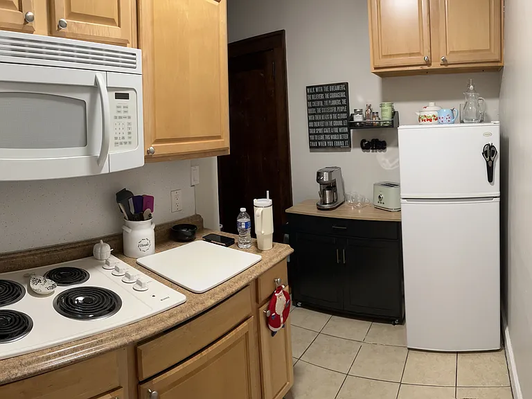 405 Oakdale St #6 — Photo 3