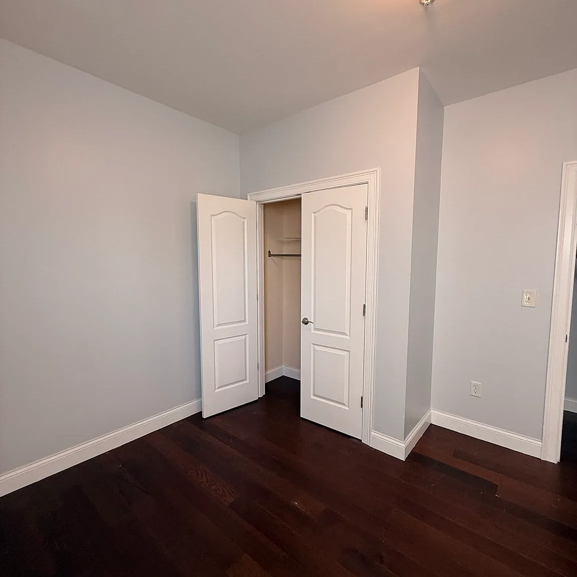 3 bed, 1100 sqft, $3,500 — Photo 4