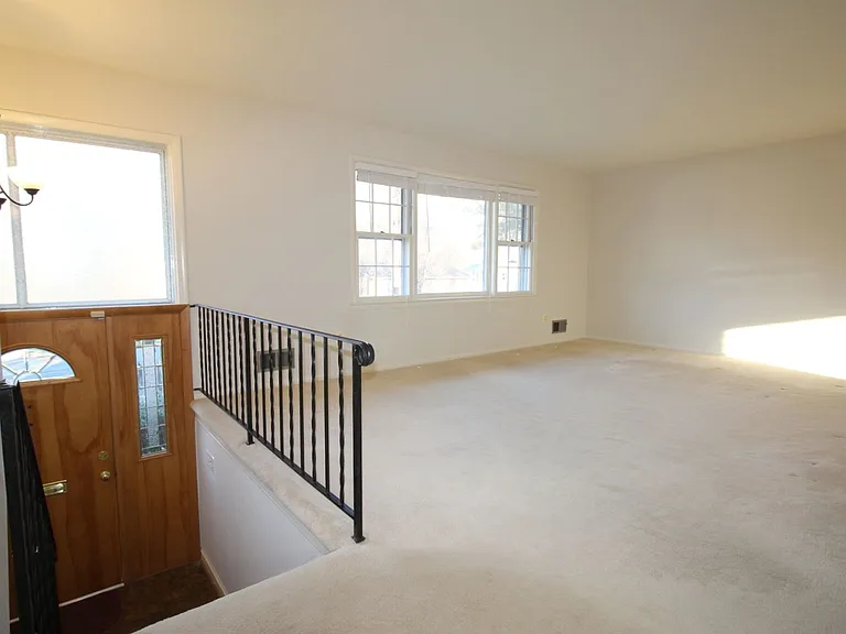 316 Patrick St SW — Photo 4