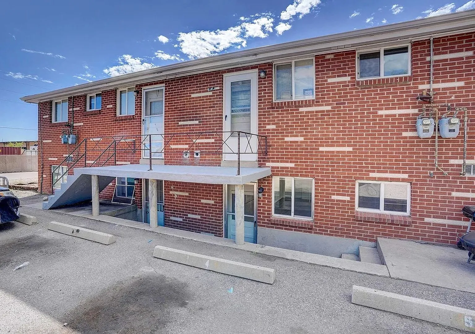 5345 W. 3rd #6 | 1 Month Free - Spacious 2-Bed / 1 Bath Apt In Lakewood! — Photo 2