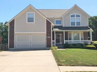 1117 SE 11th Ter, Lees Summit, MO 64081