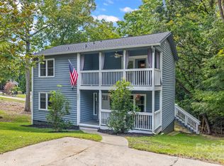 6027 Windjammer Dr, Tega Cay, SC 29708