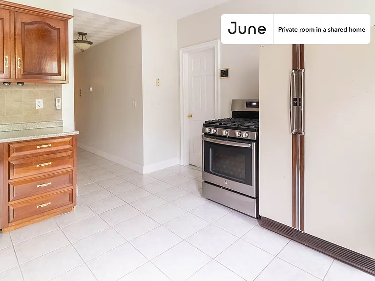 19 Berkshire St #B — Photo 7