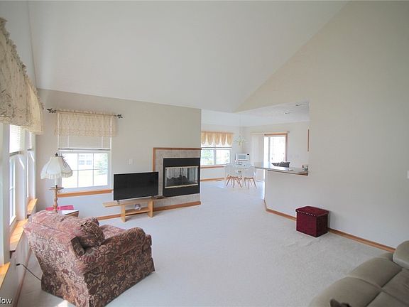 3rd image of 5520 Peachtree Ln S
