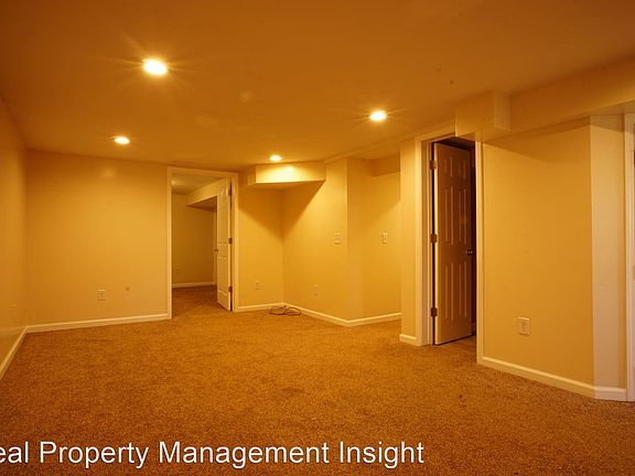 4th image of 706 Auburn Ave #A