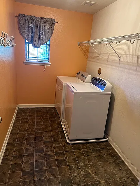 5 bed, 3.5 bath, 3194 sqft, $2,600 — Photo 4