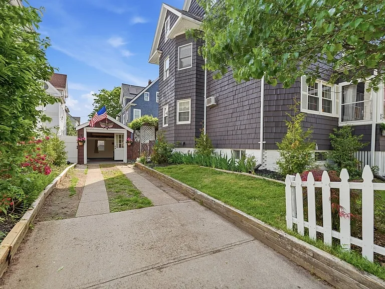 20A Raymond St #1 — Photo 2