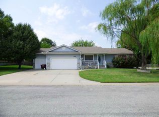 10203 W Yosemite Dr, Wichita, KS 67215