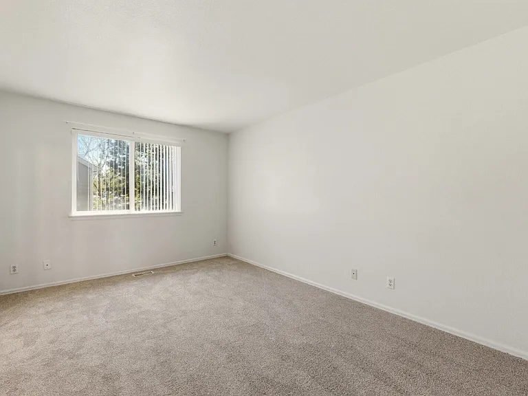 1225 S Zeno Cir #C — Photo 16