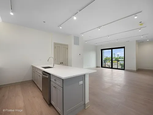 3202 N Racine Ave #205 Photo 1