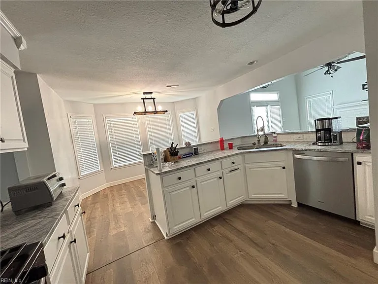 3145 Crestwood Ln — Photo 15